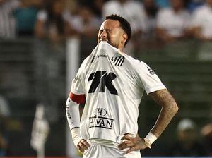 Neymar Comeback dari Cedera, Disambut Tekel Keras