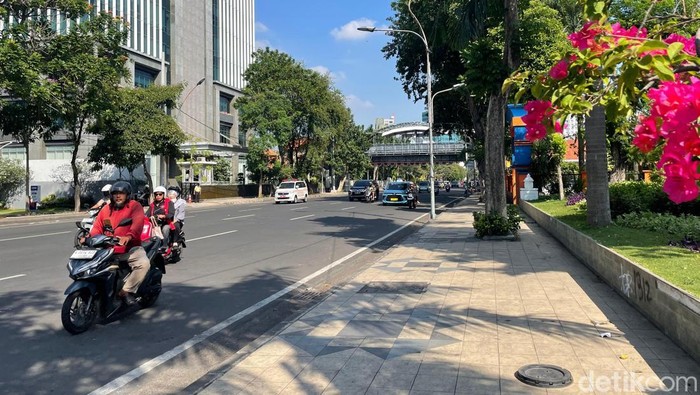 Suasana di depan Gedung Negara Grahadi Surabaya