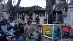 Suasana Jalan Gubernur Suryo Depan Grahadi Kembali Normal