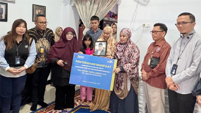TASPEN serahkan santunan kecelakaan kerja