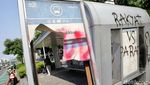 Transjakarta Tetap Angkut Penumpang dari Halte yang Terbakar