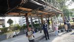 Transjakarta Tetap Angkut Penumpang dari Halte yang Terbakar