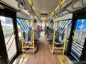 Pemandangan Langka di Hari Senin