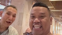 Gak sengaja nih ketemu Pak Jusuf Hamka nih sore-sore, tutur Uya Kuya dalam Instagram miliknya dilihat detikcom, Senin (1/9/2025). Foto: dok instagram Uya Kuya