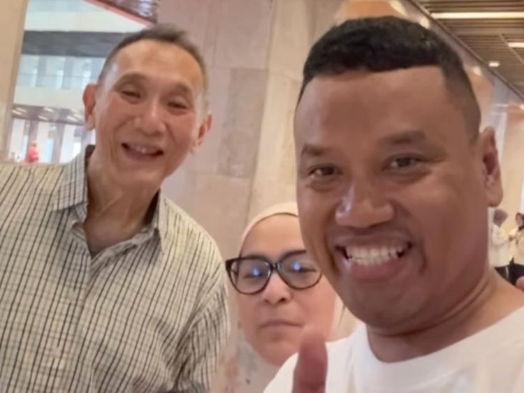 Uya Kuya Pastikan Gak Kabur, Masih di Jakarta dan Salat Ashar di Istiqlal