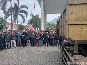 Warga di TPA Bangkonol Kawal Pembatalan MoU Penampungan Sampah di Pandeglang