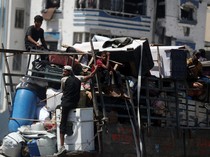 Warga Palestina Mengungsi Massal di Tengah Operasi Militer Israel di Gaza