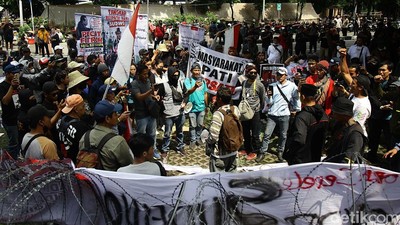 Warga Pati Demo di KPK Tuntut Sudewo Dicopot
