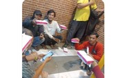 Tak hanya dari luar negeri, netizen @eiw_18 dari Indonesia juga ikut berdonasi dengan membelikan Mie Gacoan. Bantuan sederhana ini membawa senyum bagi para driver ojol. Foto: X