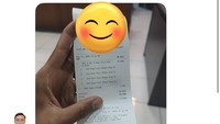 @kvizirye dari Malaysia berbagi minuman kopi susu dingin dan panas lewat Kopi Kenangan di Kebayoran Baru. Pesanan sederhana ini memberi semangat baru bagi driver. Foto: X