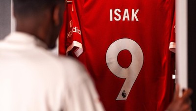 Alexander Isak, Nomor 9 Baru Liverpool