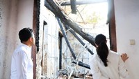Dukungan ini diberikan saat Arumi menemani Emil Dardak melihat kantor dinasnya di bangunan Gedung Negara Grahadi dibakar. Foto: dok instagram Arumi Bachsin