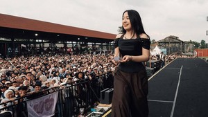 Elegan dan effortless, gaya Bernadya selalu mencuri perhatian. Foto: Instagram Bernadya/Hafiyyan Faza @high_iso