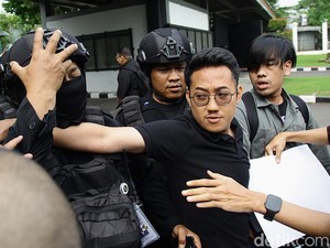 Video: Tim Lokataru Cerita Detik-detik Delpedro Marhaen Ditangkap Polisi