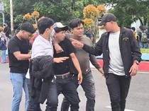 Mahasiswa Diamankan karena Bawa Batu-Besi Saat Demo di DPRD Bengkulu