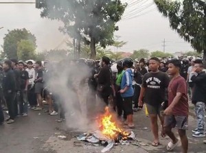 4 Pemuda Diamankan Usai Demo Ricuh di DPRD Kota Madiun