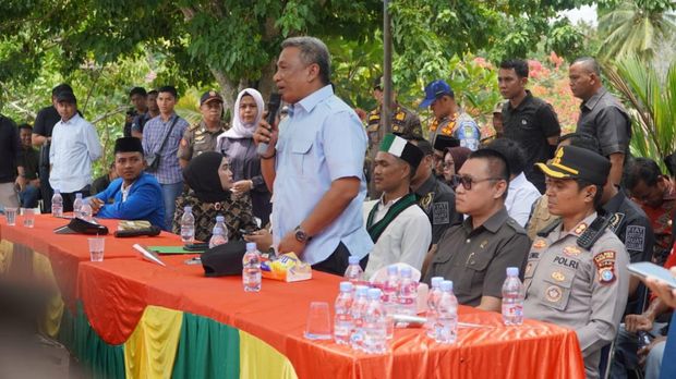 DPRD Kabupaten Rohul menerima audiensi kelompok mahasiswa Aliansi Cipayung Plus yang menyampaikan sejumlah tuntutan, Selasa (2/9/2025) siang.