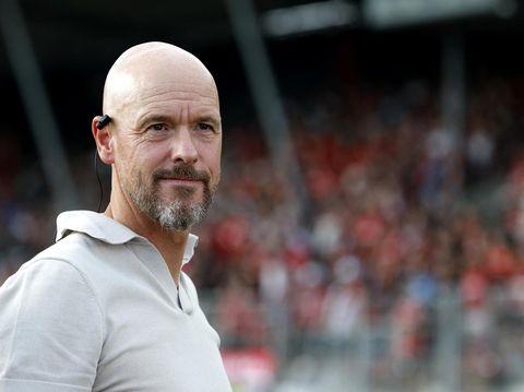 Soccer Football - DFB Cup - First Round - SG Sonnenhof Grossaspach v Bayer Leverkusen - WIRmachenDRUCK Arena, Aspach, Germany - August 15, 2025 Bayer Leverkusen coach Erik ten Hag before the match REUTERS/Heiko Becker DFB REGULATIONS PROHIBIT ANY USE OF PHOTOGRAPHS AS IMAGE SEQUENCES AND/OR QUASI-VIDEO.