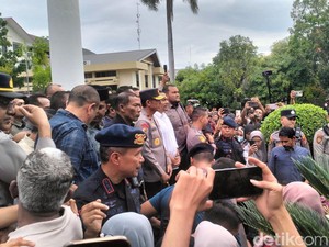 Ketua DPR Aceh Malah Tantang Massa Demo Tambah Tuntutan Pisah dari Pusat