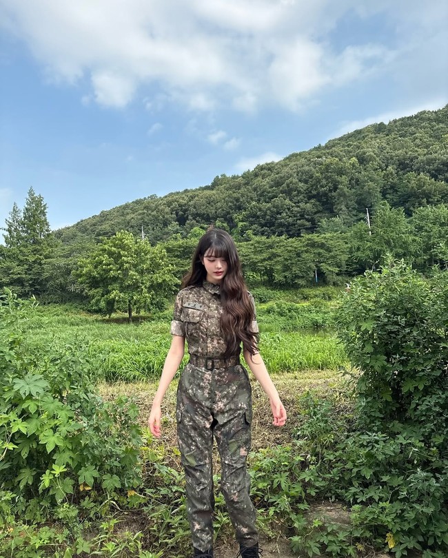 Meski sempat culture shock, Jang Wonyoung IVE menganggap syuting acara tersebut sebagai kenangan yang menyenangkan. Netizen pun gemas melihat interaksinya dengan Kai EXO, yang disebut bak kakak-adik sungguhan. Foto: dok. Instagram @for_everyoung10