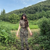 Meski sempat culture shock, Jang Wonyoung IVE menganggap syuting acara tersebut sebagai kenangan yang menyenangkan. Netizen pun gemas melihat interaksinya dengan Kai EXO, yang disebut bak kakak-adik sungguhan. Foto: dok. Instagram @for_everyoung10