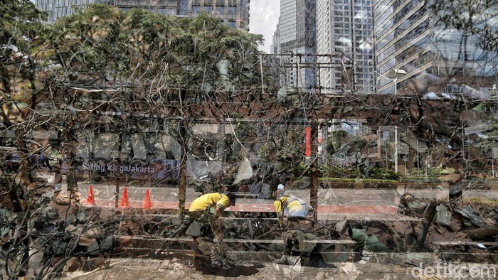 Jejak Luka Jakarta, Fasilitas Umum Rusak Usai Gelombang Unjuk Rasa Aksi unjuk rasa akhir Agustus 2025 di Jakarta meninggalkan jejak kerusakan fasilitas umum. Dari halte hangus hingga coretan protes, wajah kota pun berubah, Selasa (2/9/2025).