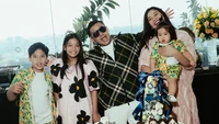 Judika sudah 12 tahun menikah dengan Duma Riris. Mereka telah dikaruniai 3 orang anak. (Foto: dok Instagram jud1ka)