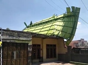 Angin di Mojokerto Mendadak Kencang-Matahari Terik, Ini Pemicunya