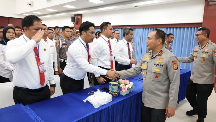 Kapolda Riau Irjen Herry Heryawan membuka Latihan Pra Operasi Antik Lancang Kuning 2025, Selasa (2/9/2025).