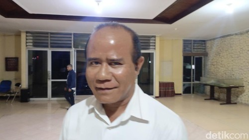 Kepala BKD NTT, Yosef Rasi, Selasa (2/9/2025). (Simon Selly)