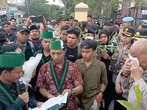 Mahasiswa HMI Puji Kapolda-Wakapolda Riau karena Sungai Kuantan Jernih Lagi