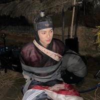 Di tengah popularitasnya, tahun lalu, Lee Chae Min mengkonfirmasi hubungan asmaranya dengan Ryu Da In. Keduanya terlibat cinta lokasi saat syuting drama Korea Crash Course in Romance. Foto: dok. Instagram @l.c.m____