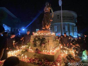 Mahasiswa FH Unnes Tewas, Ratusan Orang Gelar Aksi Solidaritas