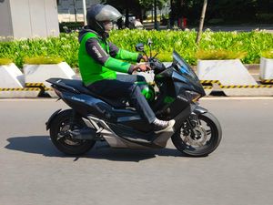 Biang Kerok Ojol Ogah Hijrah ke Motor Listrik