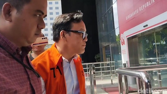 Mantan Wamenaker Immanuel Ebenezer atau Noel diperiksa perdana KPK usai ditetapkan sebagai tersangka dan ditahan (Adrial/detikcom).