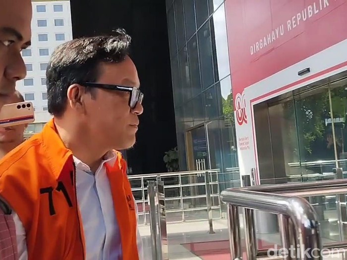 Mantan Wamenaker Immanuel Ebenezer atau Noel diperiksa perdana KPK usai ditetapkan sebagai tersangka dan ditahan (Adrial/detikcom).