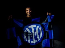Alasan Akanji Pilih Inter daripada Milan, soal Jersey-Pacar Kakak Perempuan
