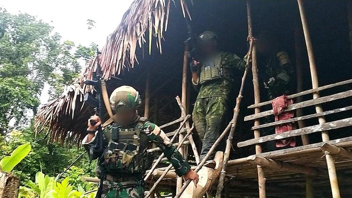 Pasukan Marinir dari Satgas Pamtas RI-PNG Mobile Yonif 10 Marinir/SBY Gobang IV menguasai markas Organisasi Papua Merdeka (OPM) di Kabupaten Maybrat.