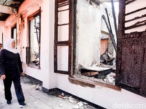 Momen Gubernur Khofifah Tinjau Kerusakan Grahadi Akibat Dibakar