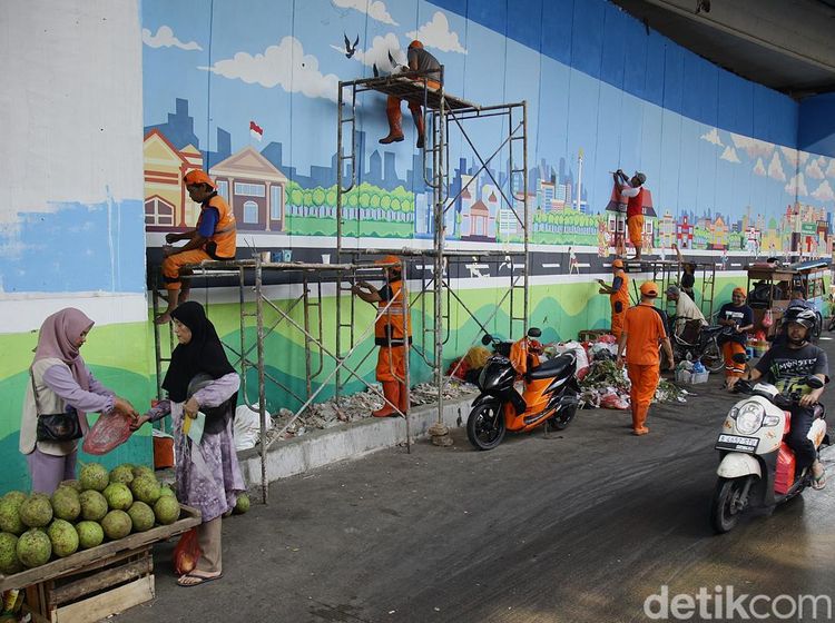Mural Cerahkan Wajah Flyover Pasar Kebayoran