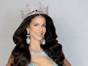 Foto Nicole Peiliker, Ibu 4 Anak Jadi Finalis Miss Universe 2025 di Usia 41