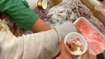 Nekat! Begini Potret Penjual Makanan yang Tetap Dagang di Tengah Demo