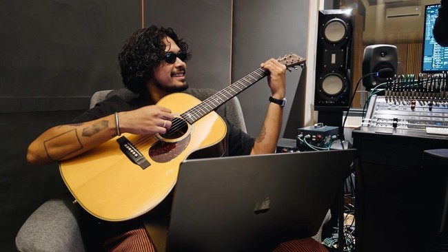 Cara Petra Sihombing Pakai Ekosistem Apple Produksi Album Indie