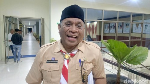 Plt Kalak BPBD NTT, Samuel Halundakan, Selasa (2/9/2025). (Simon Selli)