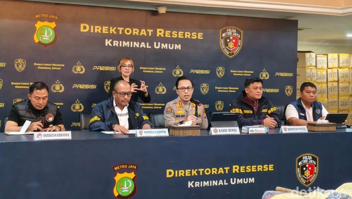 Polda Metro Jaya tampilkan akun-akun media sosial diduga hasut aksi anarkis