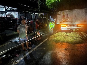 Remaja Tewas Tabrak Truk Parkir di Jalan Raya Kapal Badung