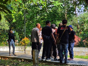 Polisi Amankan Dua Pemuda Pembawa Ban Bekas di Depan DPRD Sukabumi