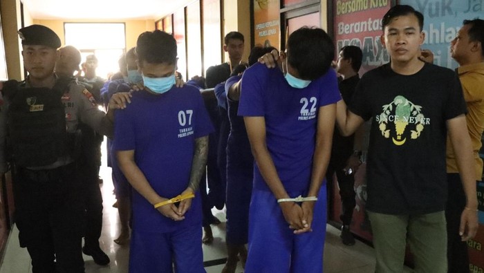 Polres Jepara mengamankan pelaku pembuat onar dan penjarahan, Selasa (2/9/2025).