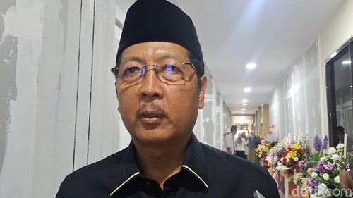 Sekda Kota Mataram Alwan Basri saat diwawancarai di kantornya, Selasa (2/9/2025).