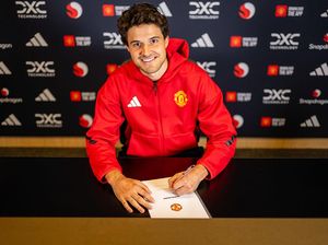 MU Resmi Datangkan Kiper Belgia Pesaing Onana